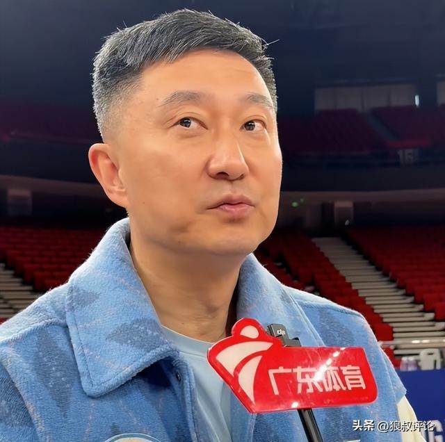 开云体育服务-杜锋：球队起伏很正常，崔永熙有一年多没打球恢复需要循序渐进